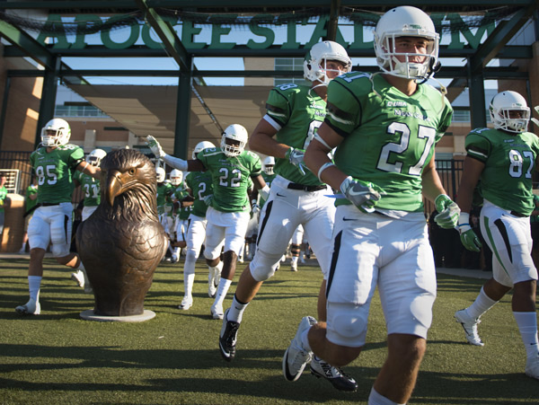 UNT football players