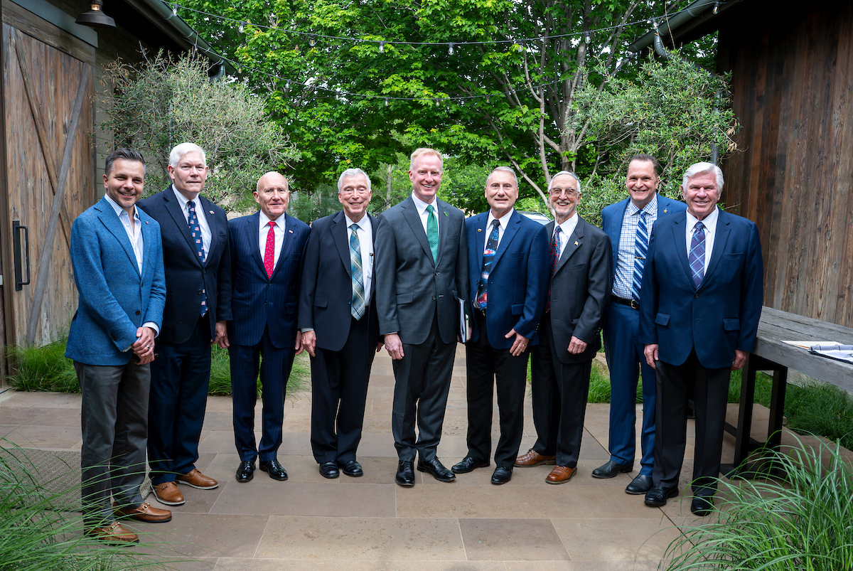 Group photo of the 2025 National Security and Economic Strategy Summit host commitee and honorees.